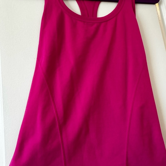 Fabletics Feather Tech+ Racerback Tank Pink Dragonfruit - Picture 6 of 8